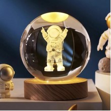 Декоративный 3D-ночник хрустальный шар "Астронавт" с Led подсветкой на 80мм, прозрачный.