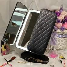 Настольное тройное зеркало для макияжа с сенсорной подсветкой Magic Makeup Mirror YB-002 на аккумуляторе черное